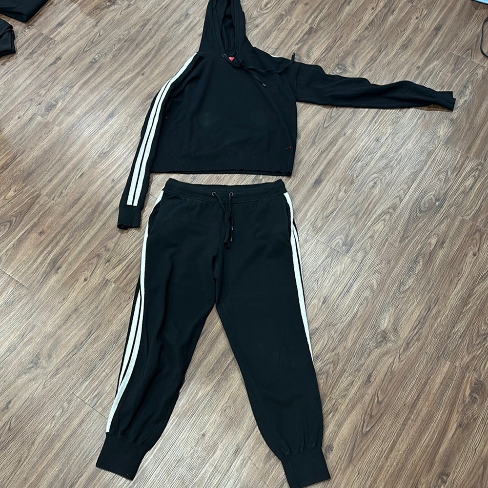 N:Philanthropy Cashmere Set